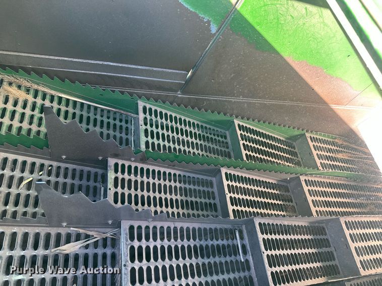 image for item IU9193 1988 John Deere 8820 Titan II  combine