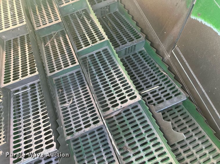 image for item IU9193 1988 John Deere 8820 Titan II  combine