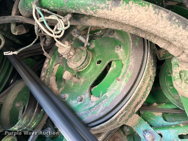 image for item IU9193 1988 John Deere 8820 Titan II  combine