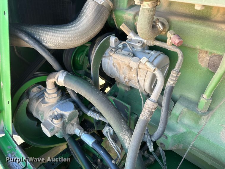 image for item IU9193 1988 John Deere 8820 Titan II  combine