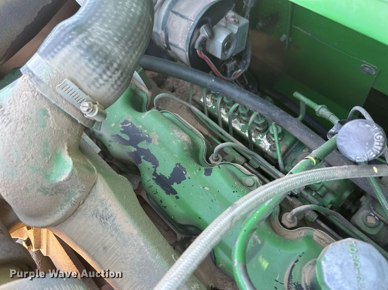 image for item IU9193 1988 John Deere 8820 Titan II  combine