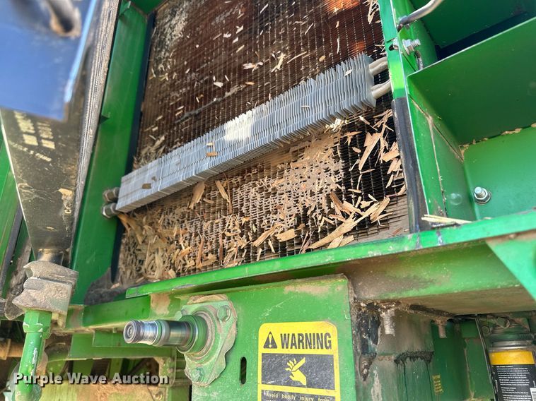 image for item IU9193 1988 John Deere 8820 Titan II  combine