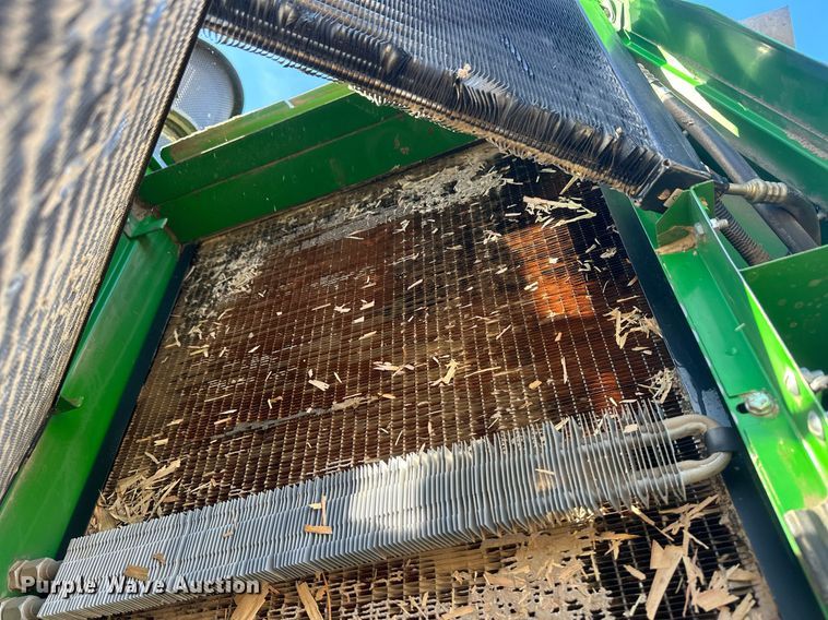 image for item IU9193 1988 John Deere 8820 Titan II  combine