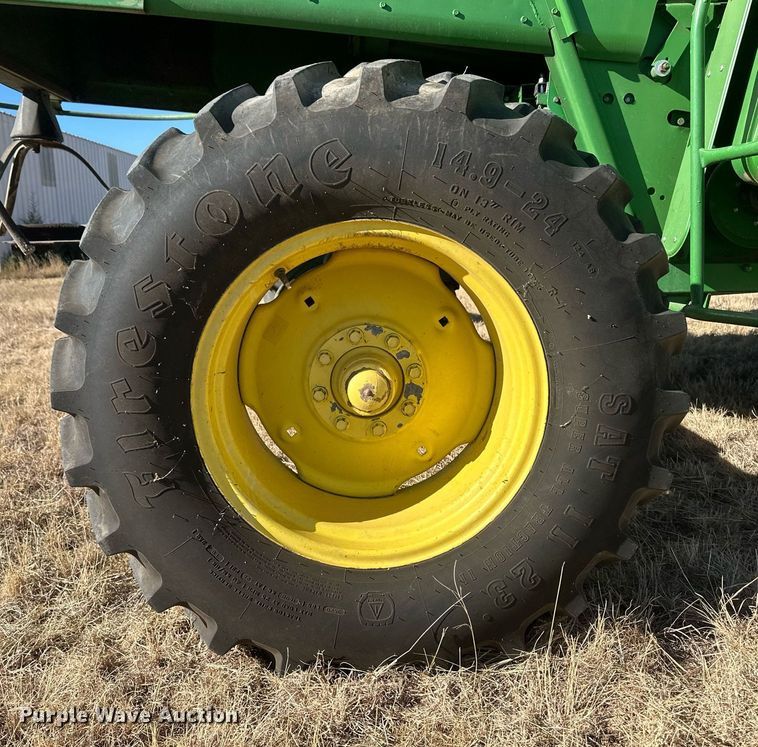 image for item IU9193 1988 John Deere 8820 Titan II  combine