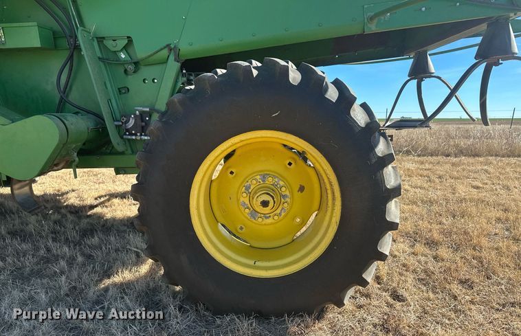 image for item IU9193 1988 John Deere 8820 Titan II  combine