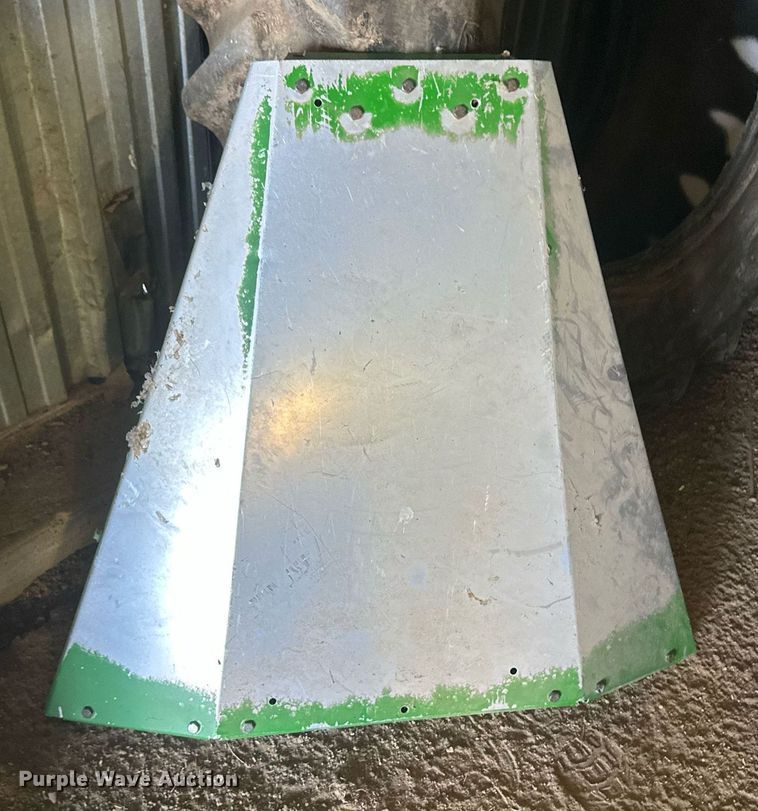 image for item IU9193 1988 John Deere 8820 Titan II  combine