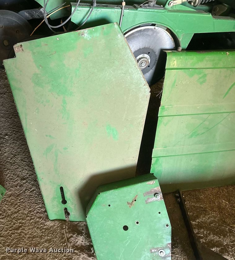 image for item IU9193 1988 John Deere 8820 Titan II  combine