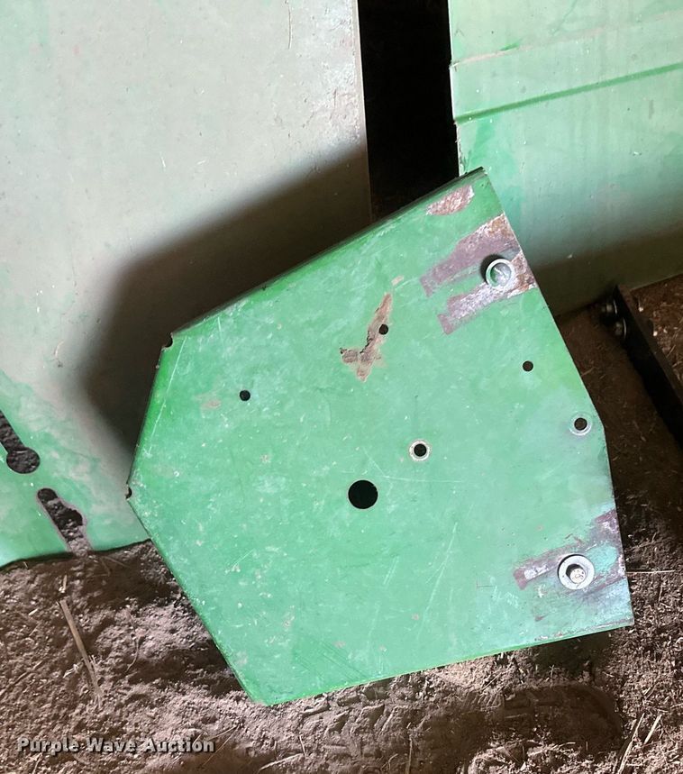 image for item IU9193 1988 John Deere 8820 Titan II  combine