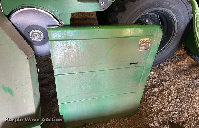 image for item IU9193 1988 John Deere 8820 Titan II  combine