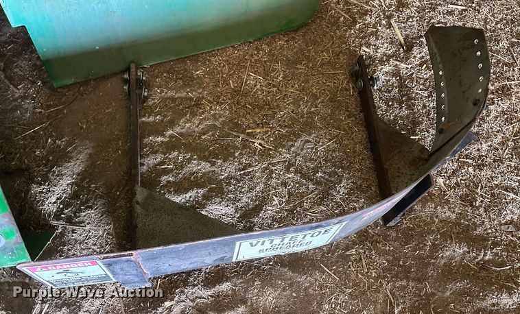 image for item IU9193 1988 John Deere 8820 Titan II  combine