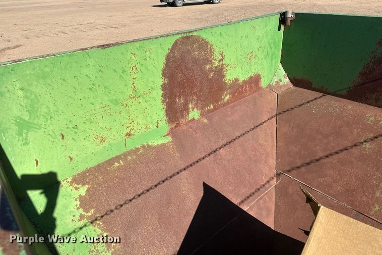 image for item IU9195 Huskee 225  gravity wagon box