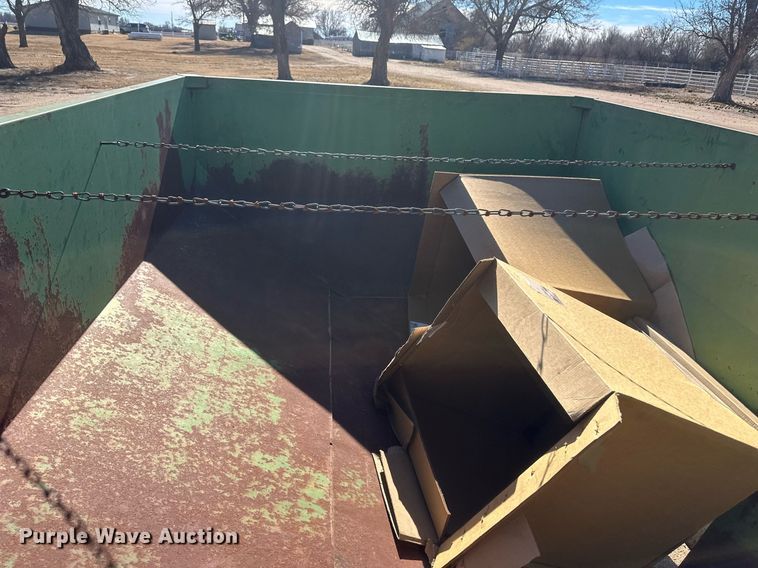 image for item IU9195 Huskee 225  gravity wagon box