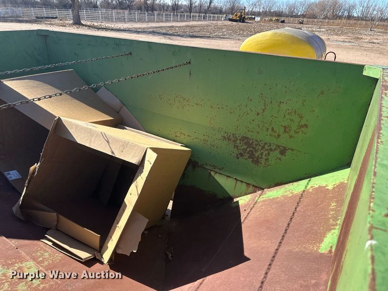 image for item IU9195 Huskee 225  gravity wagon box