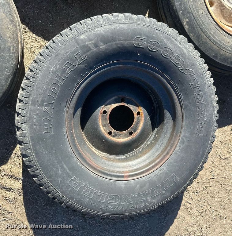 image for item IU9199 (13) tires and wheels