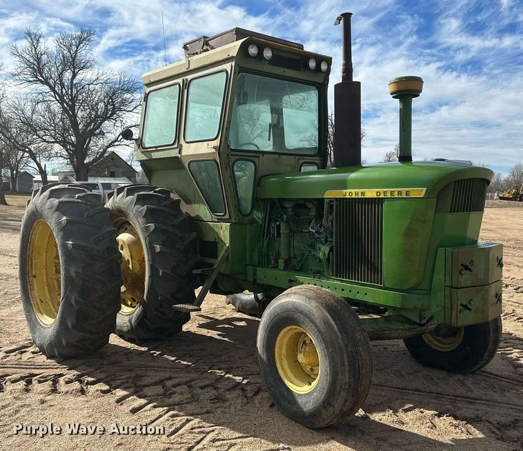 image for item IU9215 1971 John Deere 5020  tractor