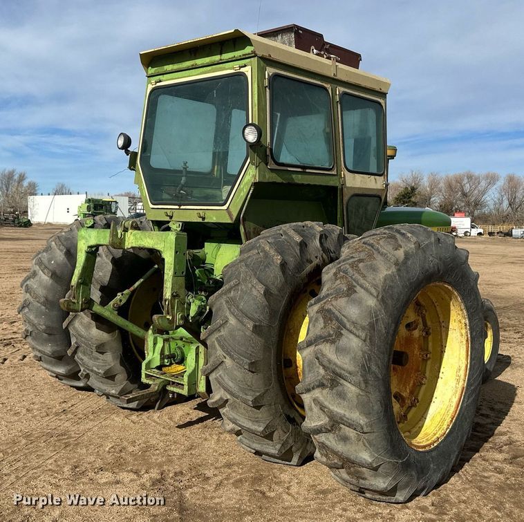 image for item IU9215 1971 John Deere 5020  tractor