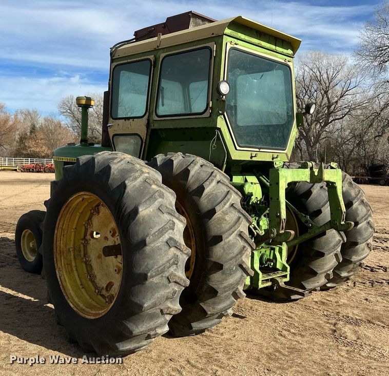 image for item IU9215 1971 John Deere 5020  tractor