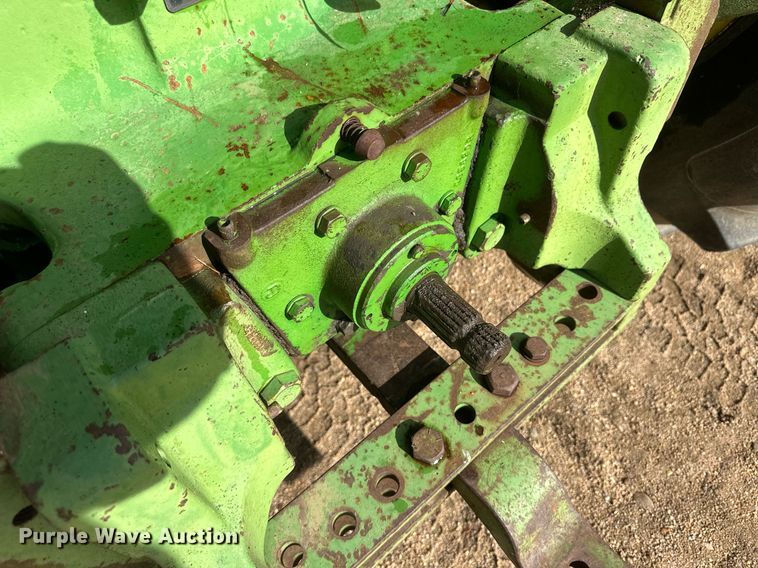 image for item IU9215 1971 John Deere 5020  tractor