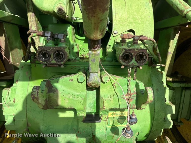 image for item IU9215 1971 John Deere 5020  tractor