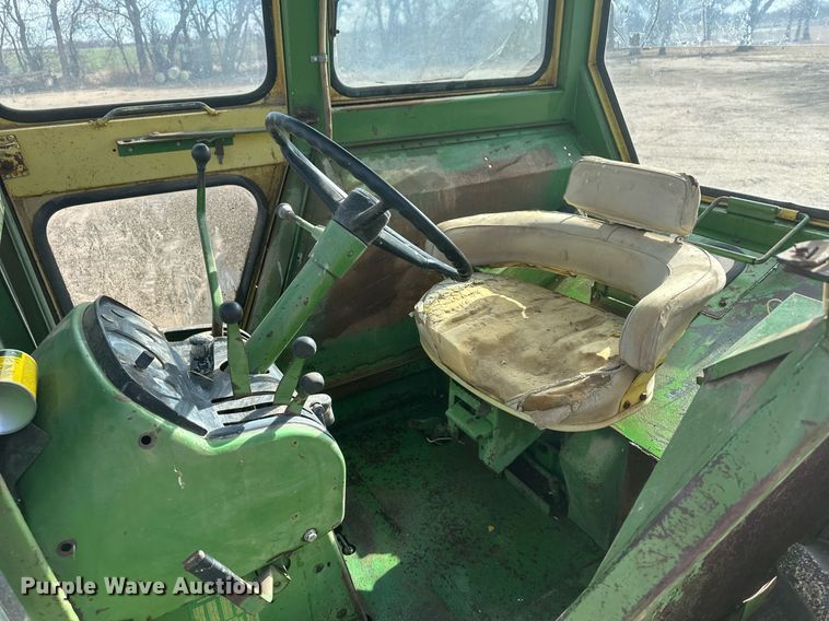image for item IU9215 1971 John Deere 5020  tractor