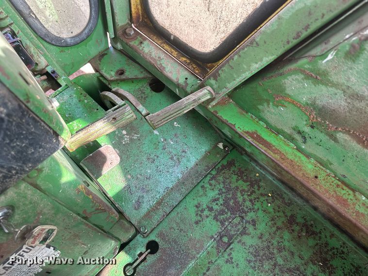 image for item IU9215 1971 John Deere 5020  tractor