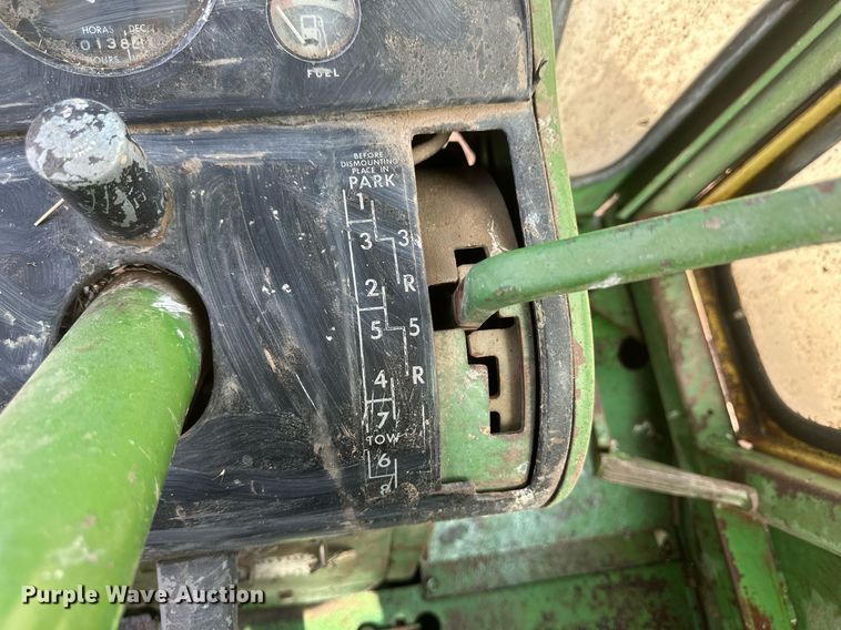 image for item IU9215 1971 John Deere 5020  tractor