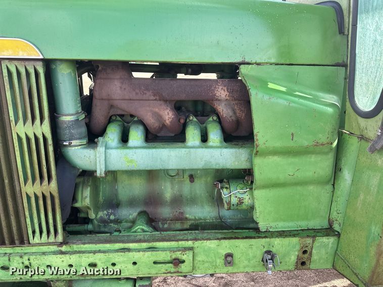image for item IU9215 1971 John Deere 5020  tractor