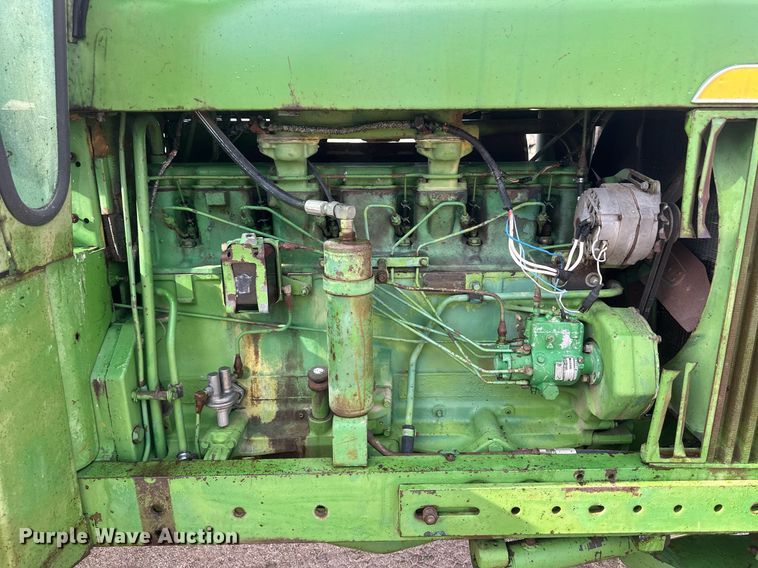 image for item IU9215 1971 John Deere 5020  tractor