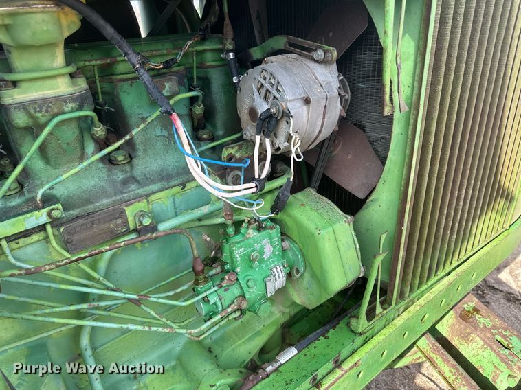 image for item IU9215 1971 John Deere 5020  tractor