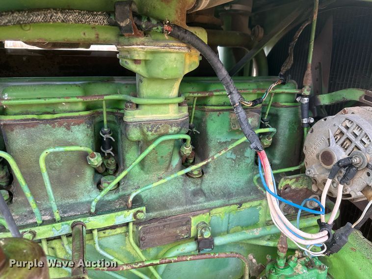 image for item IU9215 1971 John Deere 5020  tractor
