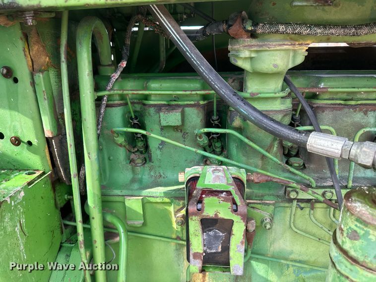 image for item IU9215 1971 John Deere 5020  tractor
