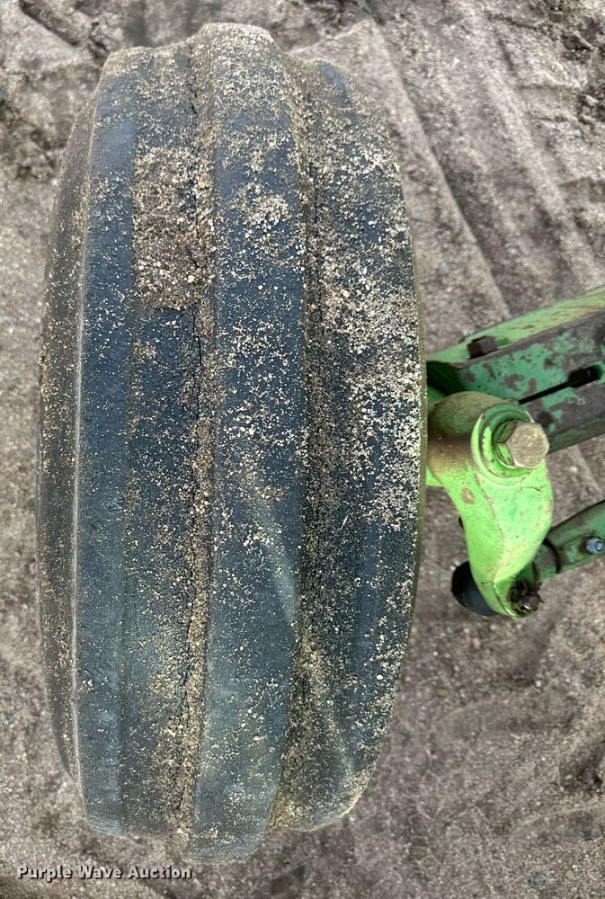 image for item IU9215 1971 John Deere 5020  tractor