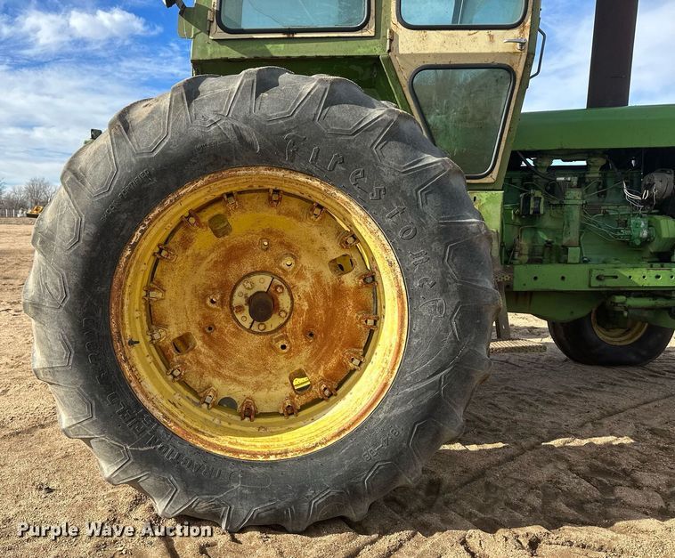 image for item IU9215 1971 John Deere 5020  tractor