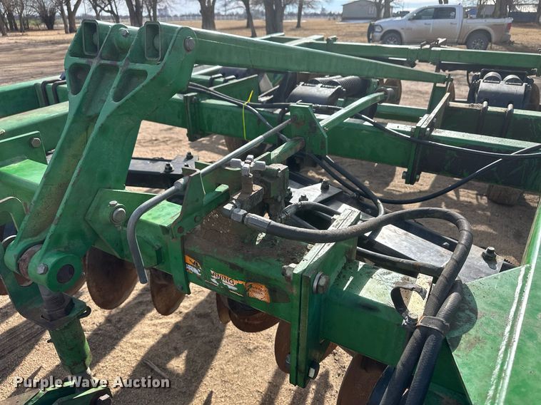 image for item IU9216 John Deere 510  disk ripper