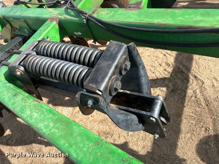 image for item IU9216 John Deere 510  disk ripper