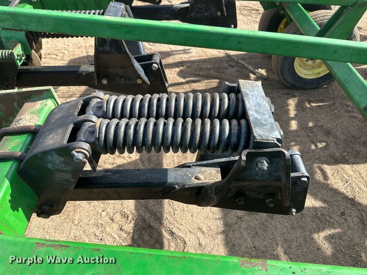 image for item IU9216 John Deere 510  disk ripper