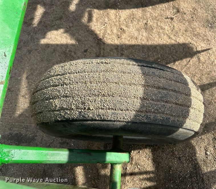 image for item IU9216 John Deere 510  disk ripper