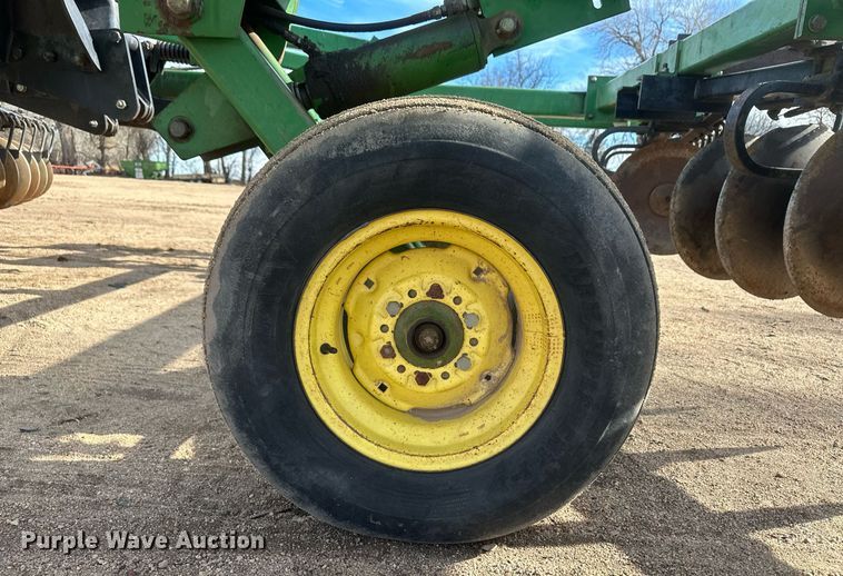 image for item IU9216 John Deere 510  disk ripper