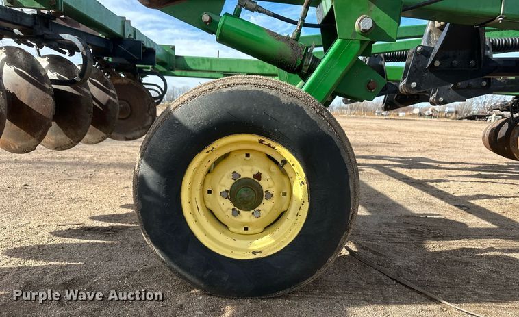 image for item IU9216 John Deere 510  disk ripper