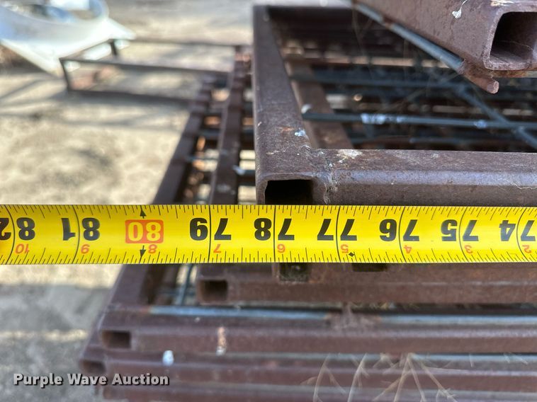 image for item IU9224 Approximately 61  hog panels