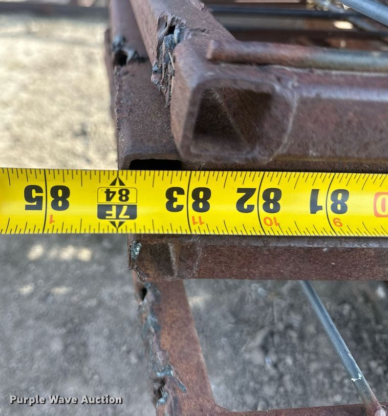 image for item IU9224 Approximately 61  hog panels