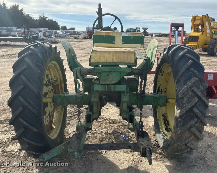 image for item IU9225 1952 John Deere MT  tractor