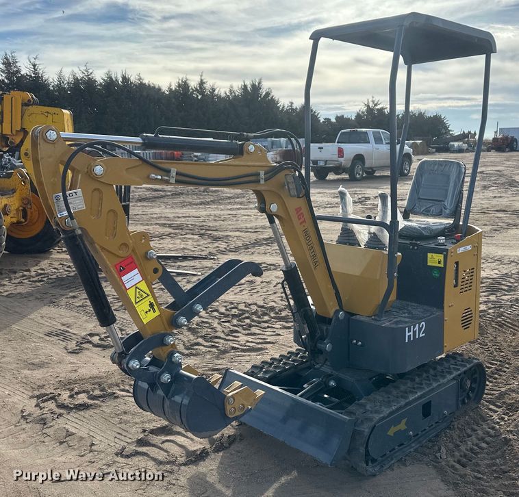 image for item IU9226 2023 Agrotk H12  mini excavator