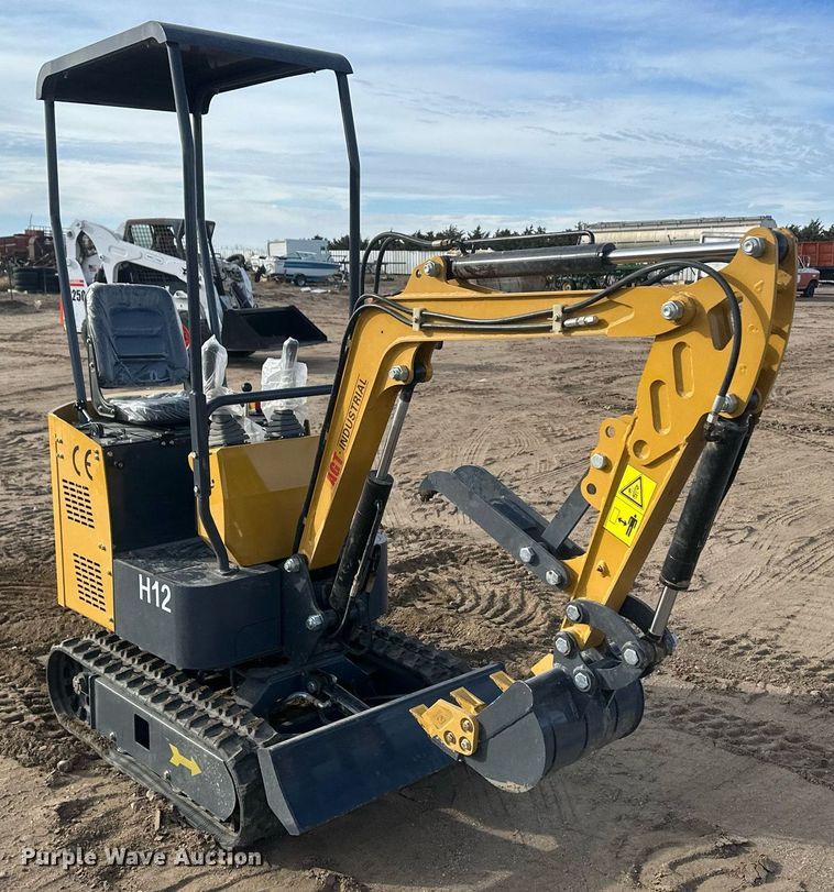 image for item IU9226 2023 Agrotk H12  mini excavator