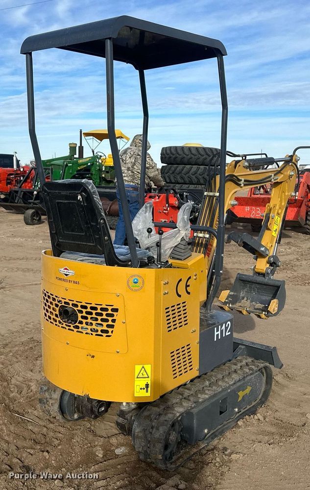 image for item IU9226 2023 Agrotk H12  mini excavator