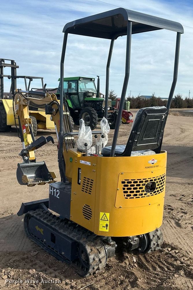 image for item IU9226 2023 Agrotk H12  mini excavator