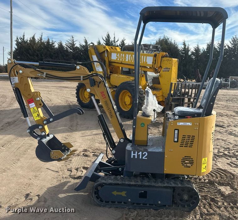 image for item IU9226 2023 Agrotk H12  mini excavator