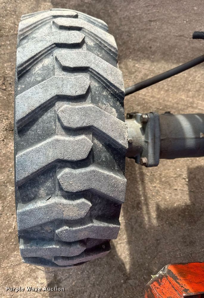 image for item IU9227 Kubota L3600  MFWD tractor