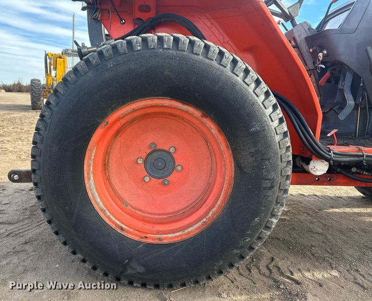 image for item IU9227 Kubota L3600  MFWD tractor