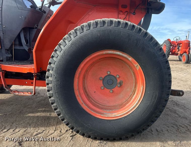 image for item IU9227 Kubota L3600  MFWD tractor